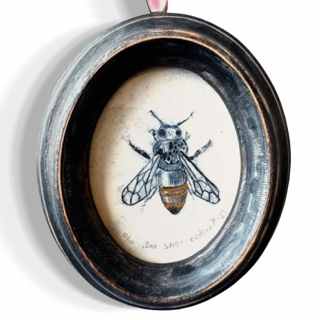 Bee still