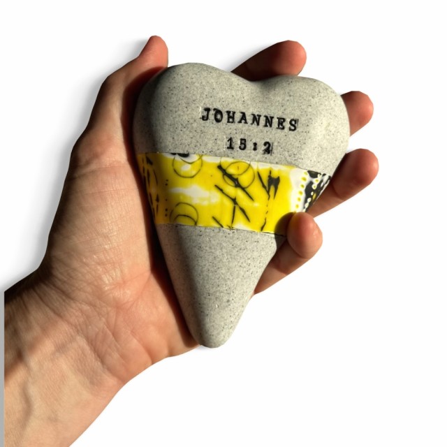 Stort bønnehjerte. Alle bildene er for å illustrerer, alle hjertene er unike, form, farge og mønster variere i stor grad.